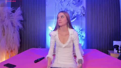 Snapshot of emilyevanss1_ chatting on July 2026 05:55:02 AM Emily online show from July 2026 05:55:02 AM