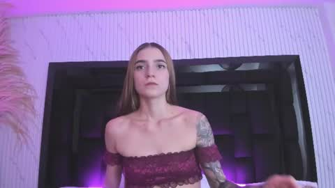 Snapshot of emilyevanss1_ chatting on July 2026 05:27:02 AM Emily online show from July 2026 05:27:02 AM