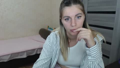 Snapshot of emilyfork chatting on September 2025 02:38:01 PM emilyfork online show from September 2025 02:38:01 PM