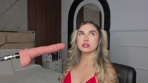 Emily Hendrix online show from January 2025 08:11:01 PM