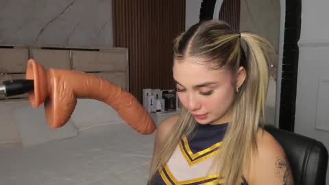 Emily Hendrix online show from January 2025 08:43:01 PM