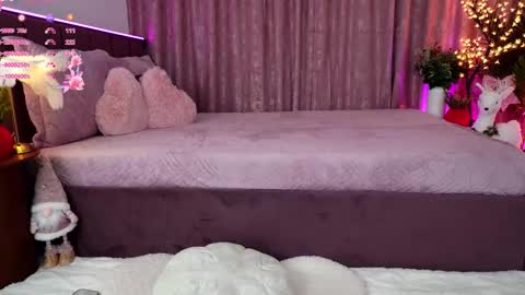 Emily  online show from December 2025 06:15:01 PM