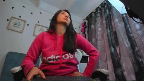 Emily Jang online show from November 2025 04:07:01 PM