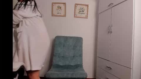 Emily Jang online show from November 2025 03:01:01 PM