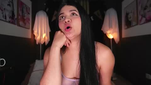 Emily Jhonson online show from November 2025 01:35:02 PM