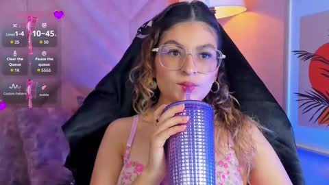 Emilyjonnes  online show from February 2026 07:59:02 PM