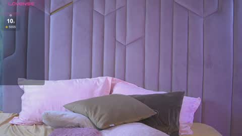 Emily online show from December 2024 11:45:02 AM