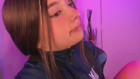 VALEEEN online show from December 2024 04:04:01 PM