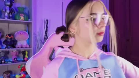 VALEEEN online show from September 2025 07:35:01 PM