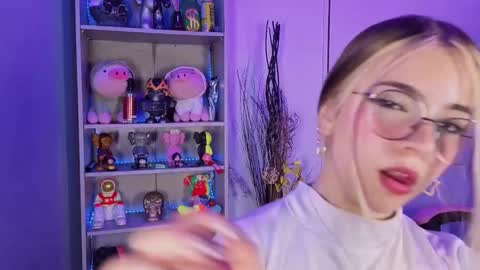 VALEEEN online show from September 2025 04:21:02 PM