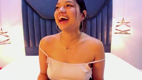 Snapshot of emilykartters chatting on March 2026 12:00:01 PM emilykartters online show from March 2026 12:00:01 PM