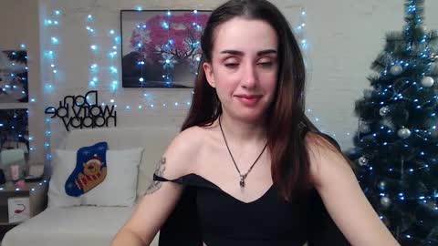 Emyli online show from December 2024 09:00:02 PM