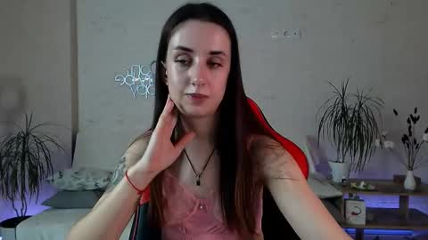 Emyli online show from October 2025 04:59:02 PM