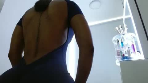 emily monrro online show from December 2024 04:05:01 PM