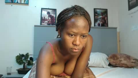 Emilly online show from February 2025 03:41:01 AM