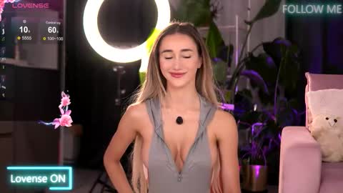 Emily online show from September 2025 02:25:01 AM