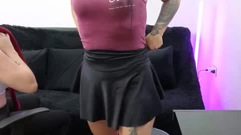 Snapshot of emilyriskhot chatting on September 2025 04:40:02 PM emily friends online show from September 2025 04:40:02 PM