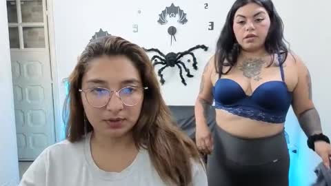 Snapshot of emilyriskhot chatting on October 2025 09:37:01 PM emily friends online show from October 2025 09:37:01 PM