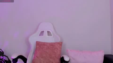 Emily  online show from October 2025 10:14:02 PM