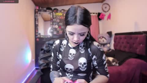  Emily Support me to have 100 likes plx online show from December 2024 07:17:02 PM