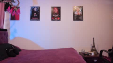  Emily Support me to have 100 likes plx online show from February 2025 05:45:01 PM