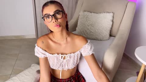 Snapshot of emilytolson_ chatting on September 2025 03:56:02 PM Emily online show from September 2025 03:56:02 PM