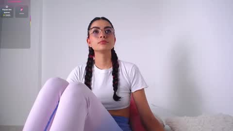 Snapshot of emilytolson_ chatting on October 2025 06:29:01 PM Emily online show from October 2025 06:29:01 PM