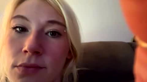 emilywarren296 online show from October 2025 02:07:01 PM