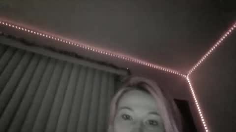 emilywarren296 online show from November 2025 12:31:02 PM