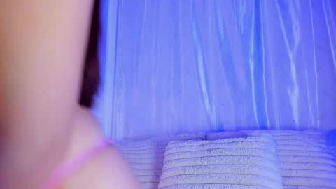 Snapshot of emilywithe_ chatting on May 2026 11:43:01 PM online show from May 2026 11:43:01 PM