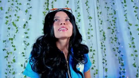 Snapshot of emilywithe_ chatting on May 2026 11:33:02 PM online show from May 2026 11:33:02 PM