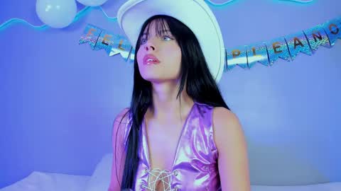 Snapshot of emilywithe_ chatting on May 2026 12:05:01 AM online show from May 2026 12:05:01 AM