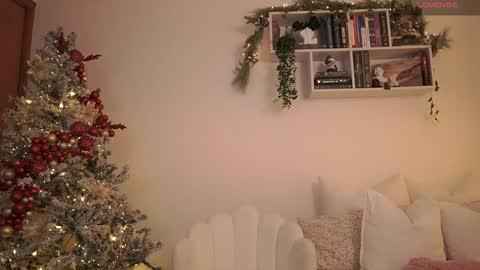 IG thickemmsss online show from December 2024 07:15:02 PM