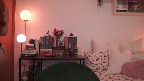 IG thickemmsss online show from October 2025 05:43:02 PM