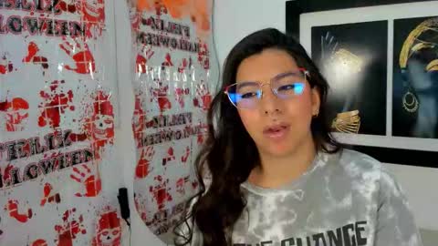 emilyy_cooperr online show from October 2025 12:04:02 PM