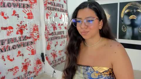 emilyy_cooperr online show from November 2025 11:55:02 AM