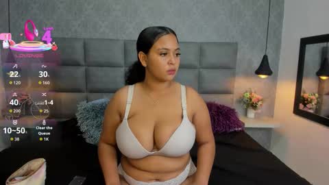 emilyy_r online show from November 2025 07:16:02 PM