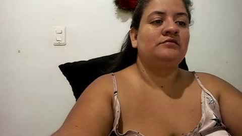 Snapshot of emilyycurvy_ chatting on June 2026 03:53:01 AM Jhoanna online show from June 2026 03:53:01 AM