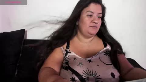 Snapshot of emilyycurvy_ chatting on June 2026 09:49:01 PM Jhoanna online show from June 2026 09:49:01 PM