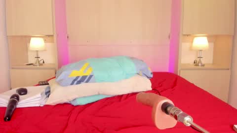 Emily online show from September 2025 05:34:01 AM