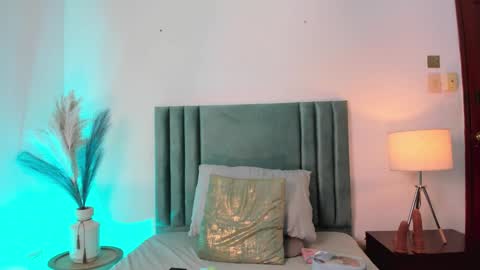 Emilyy Watson online show from February 2025 11:42:01 AM