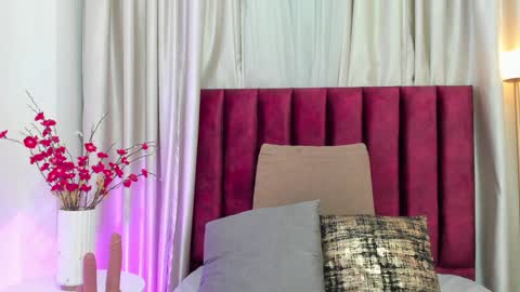 Emilyy Watson online show from February 2025 11:43:02 AM