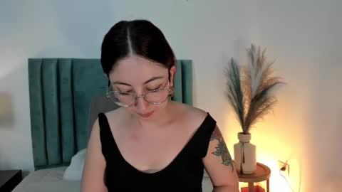 Emilyy Watson online show from March 2025 11:40:01 AM