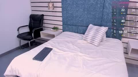 Emily  online show from September 2025 02:38:02 PM