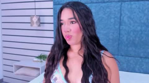 Emily  online show from September 2025 11:34:02 AM