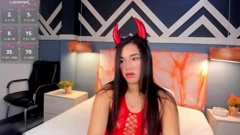 Emily  online show from October 2025 11:42:02 AM