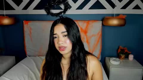 Emily  online show from October 2025 09:17:01 AM