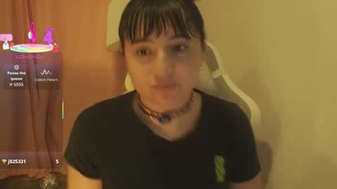 Snapshot of emitaa17228 chatting on February 2026 01:48:01 AM emma online show from February 2026 01:48:01 AM