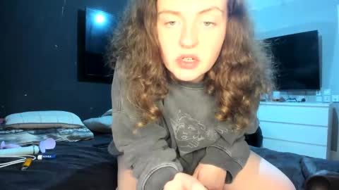 emliyjamesmjb online show from December 2024 05:14:01 PM