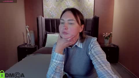 Snapshot of emm_quince chatting on December 2024 12:16:01 PM Emm online show from December 2024 12:16:01 PM